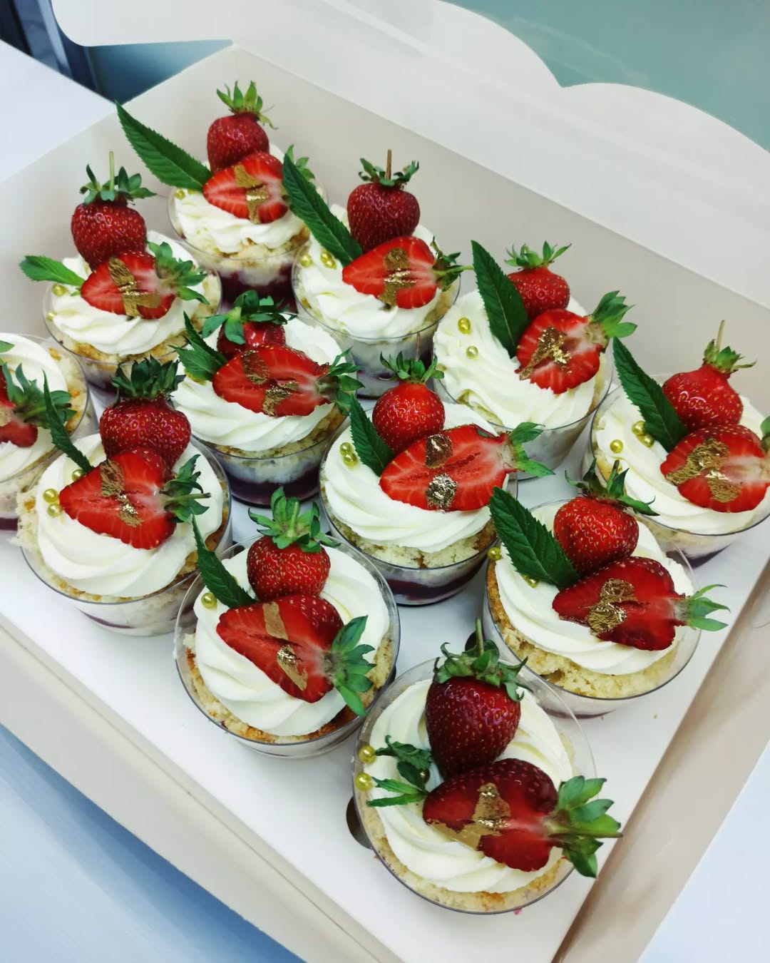 Трайфли Кривий Ріг, десерт у стаканчику, трайфли на замовлення.